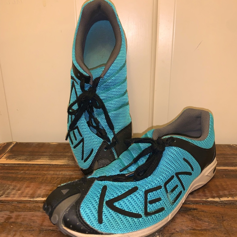 Women’s Keens size 8.5 - Picture 2 of 3